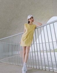 【Vacanza 】Simple Sleeveless Mini Dress With Shoulder Pads