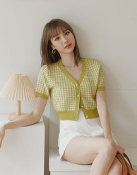 Feminine Chic Houndstooth Knit Top