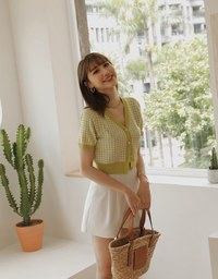Feminine Chic Houndstooth Knit Top