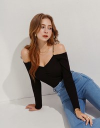 Sexy Slit Shoulder V-Neck Knit Top