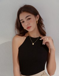 [I'M Meme] Gold Chain Shoulder-Sharp Knit Crop Tank Top
