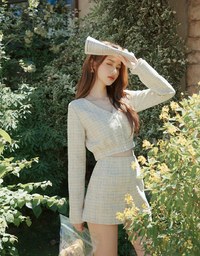 Chic Tweed Long Sleeve Crop Top