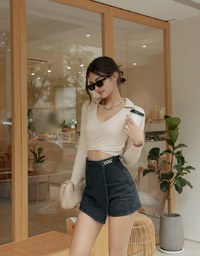 Crossover Collar Straight Pattern Crop Blouse Shirt