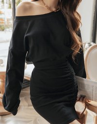 Slant Shoulder Wrinkle Slit Elastic Skirt Setwear