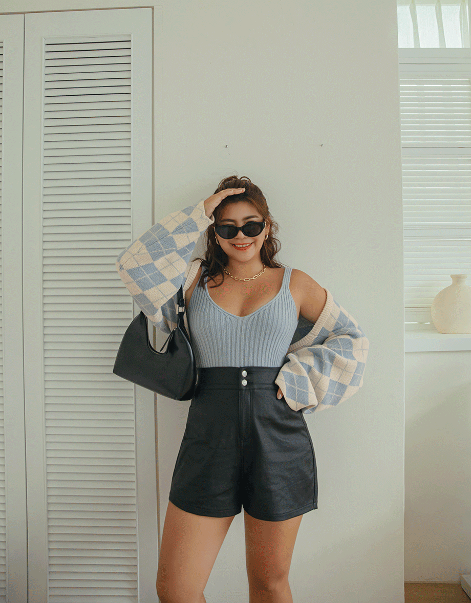 High Waisted Slim Faux Leather Shorts