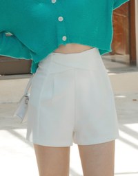 Enhanced Overlap Slim Shorts