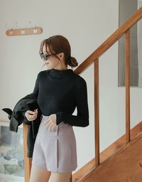 Simple Plain Back Elastic Shorts