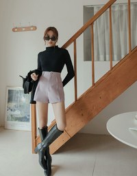 Simple Plain Back Elastic Shorts