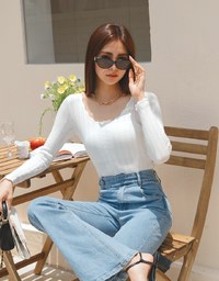 Wavy Edge Long Sleeve Knit Top