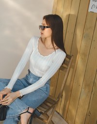 Wavy Edge Long Sleeve Knit Top