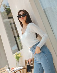 Wavy Edge Long Sleeve Knit Top
