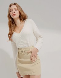 V-Neck Diamond Checked Plush Knit Crop Top