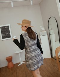 【Porima' Picks】U Neck Straight Grain Crop Fit Top