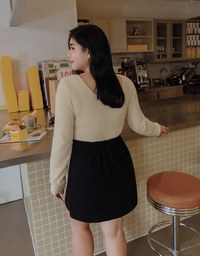 Overlapping Curved Slit Tweed Skirt