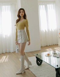 Round Neck Knit FItted Crop Top