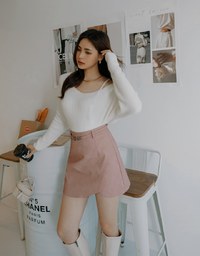 Single Strap Buttoned Knit Crop Top