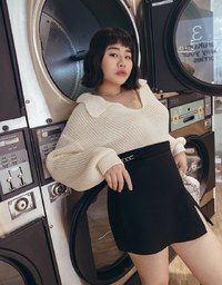 AIRY HOURGLASS K-Pop Slimming Side Silver Chain Slit Skorts
