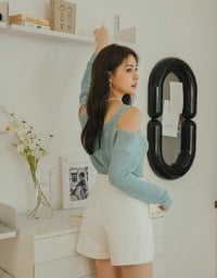Zipper Pleated High Waisted Slim Shorts