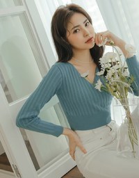Crossover V Neck Crop Knit Top