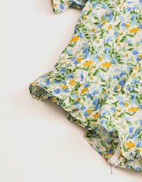 Puff-Sleeve Floral Cropped Top