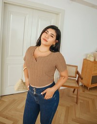 V Neck Crop Knit Top