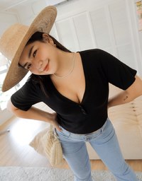 V Neck Simple Knit Top