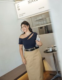 Sloping Shoulder Hollow Top (With Padding)