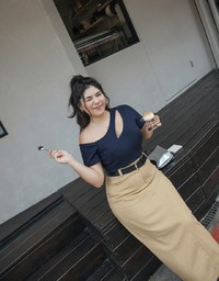Sloping Shoulder Hollow Top (With Padding)