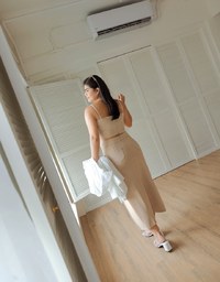 AIRY HOURGLASS K-Pop Long Slit Skirt