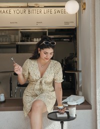 Ditsy Floral Tie Ribbon Mini Dress