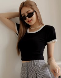 Basic Round Neck Crop Top