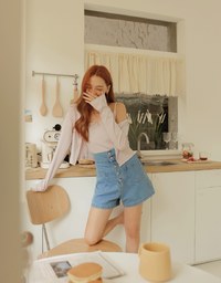 Super High Waisted Buttoned Denim Jeans Shorts