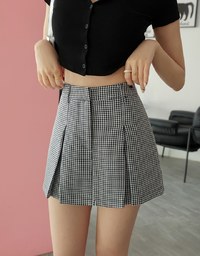 Dainty Check Pleated Skorts