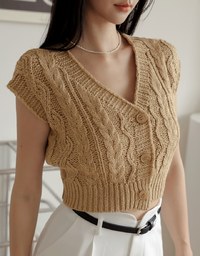 Arc Pleated Shorts (With Belt)