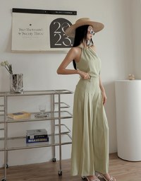 Detailing Pleated Wide Pants