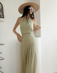 Detailing Pleated Wide Pants