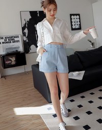 Buckle Pleated Shorts