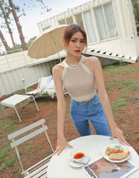 Très Chic Halter Knit Top