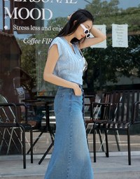 V Neck Buttoned Textured Top