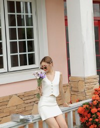 Thick Pound Knit Buttoned Vest Top