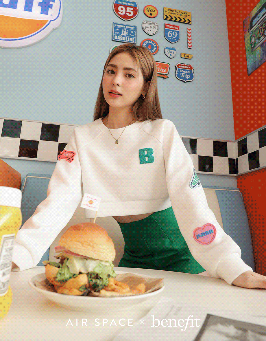 【Benefit】Embroidered Patch On Cropped Sweatshirt Top