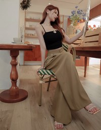 Skewed Single-Button Pleated Wide Trousers