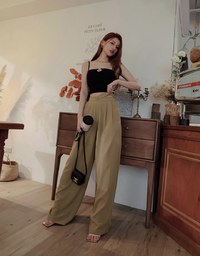 Skewed Single-Button Pleated Wide Trousers