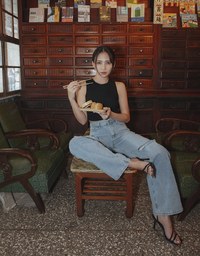 【Elecher's Design】BOSS MOM Distressed Denim Jeans