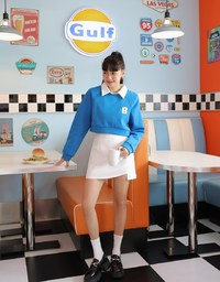 【Benefit】Embroidered Patch On Cropped Sweatshirt Top