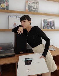 Dimensional Stitching Line Long Sleeve Top