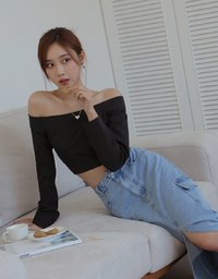 Off Shoulder Back Zipper Long Sleeve Top
