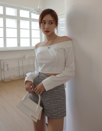 Off Shoulder Back Zipper Long Sleeve Top