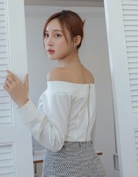 Off Shoulder Back Zipper Long Sleeve Top