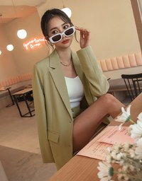 Minimalistic Two-Tone Short